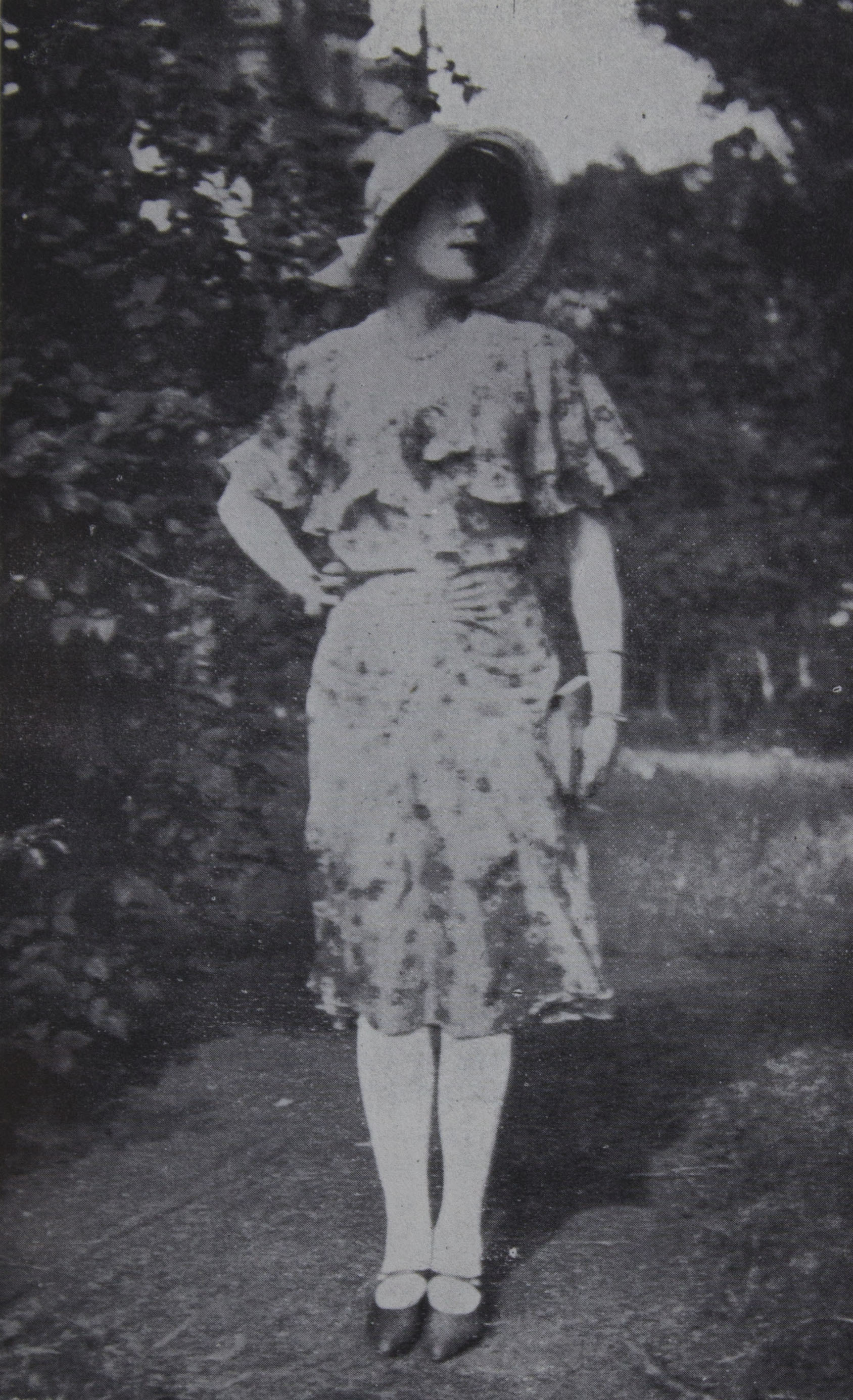 LILI ELBE IN THE WOMEN'S CLINIC, DRESDEN, 1930
