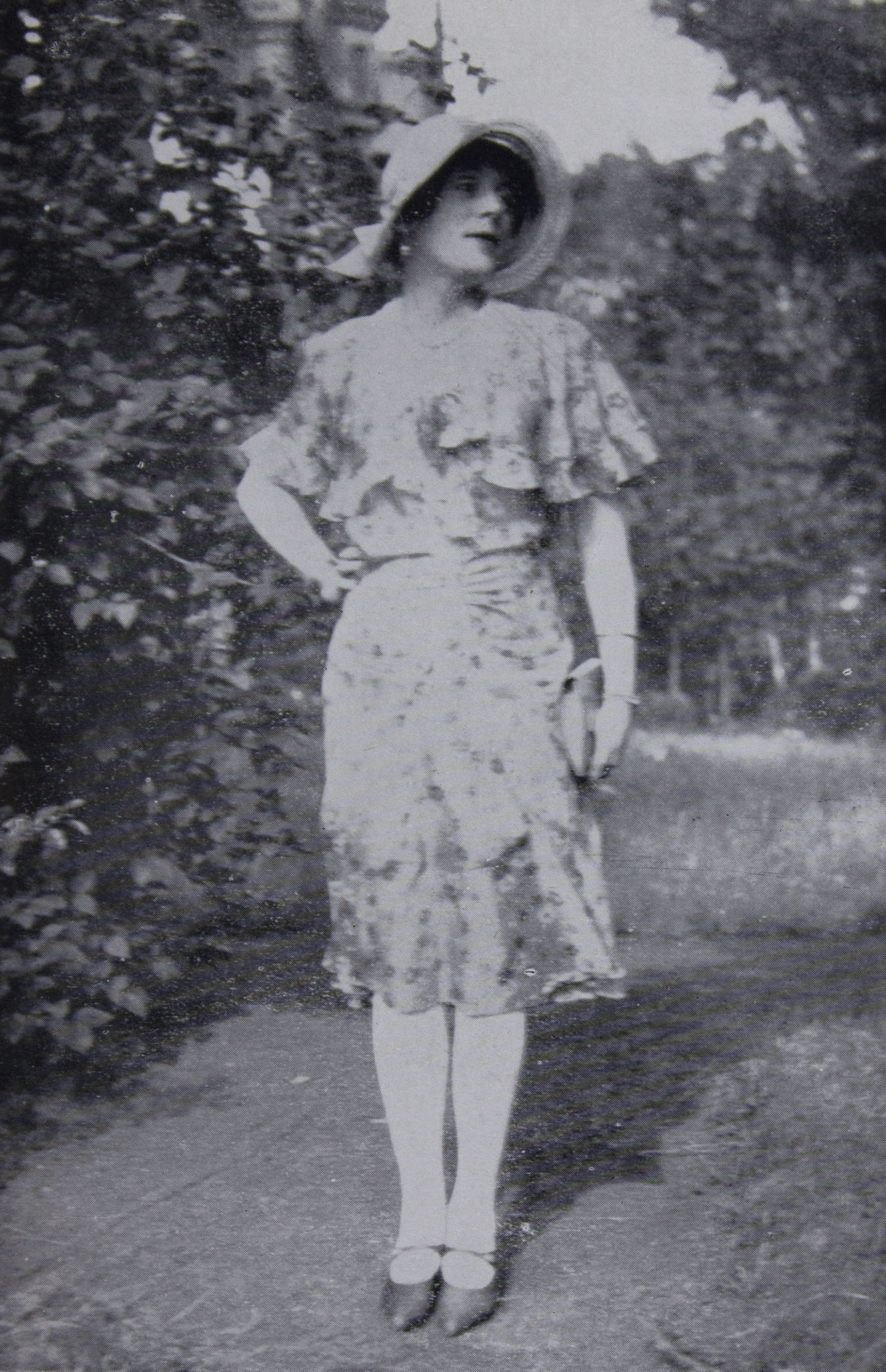 IN THE WOMEN'S CLINIC,
                            DRESDEN, 1930