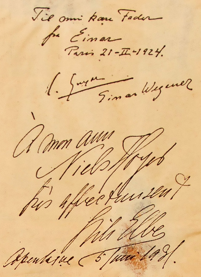 To Dedikationer fra en fransk Bog, den øverste skrevet af Maleren
                                Ejnar Wegener, den nederste af
                                Lili Elbe.